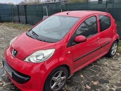 Culoarerosu Utilizat 2006 Peugeot 107 Hatchback | 3.300 EUR
