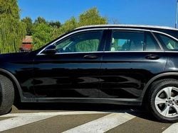 Culoarenegru Utilizat 2018 Mercedes GLC220 SUV | 26.450 EUR (Preț bun)