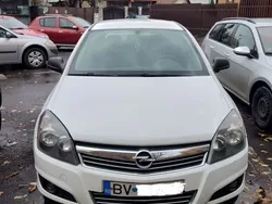 Utilizat 2010 Opel Astra Hatchback | 2.490 EUR (Preț bun)