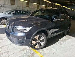 Culoarenegru Utilizat 2022 Volvo XC40 R-Design SUV | 33.499 EUR