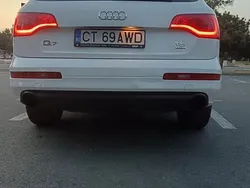 Alb Utilizat 2011 Audi Q7 SUV | 12.250 EUR (Scump)