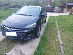Negru Utilizat 2015 Opel Astra Edition Break | 5.900 EUR (Preț OK)