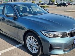 Culoarealbastru Utilizat 2019 BMW 330e Berlinǎ | 19.900 EUR (Preț bun)