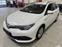 Utilizat 2015 Toyota Auris Hybrid Break | 10.500 EUR