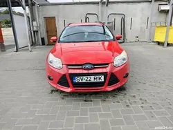 Rosu Utilizat 2011 Ford Focus Hatchback | 3.300 EUR (Preț bun)