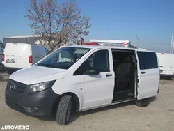 Alb Utilizat 2017 Mercedes Vito Monovolum | 19.953 EUR (Scump)