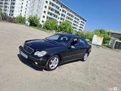 Utilizat 2005 Mercedes C200 | 2.500 EUR (Preț OK)