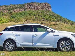 Culoarealb Utilizat 2020 Renault Mégane GrandTour Intens Break | 12.500 EUR (Puțin scump)