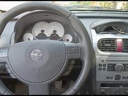 Gri Utilizat 2006 Opel Corsa Hatchback | 1.100 EUR (Preț bun)