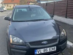 Gri Utilizat 2005 Ford Focus Berlinǎ | 1.500 EUR (Preț OK)