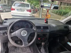 Gri Utilizat 2003 VW Bora Berlinǎ | 1.000 EUR (Preț bun)