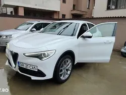 Alb Utilizat 2018 Alfa Romeo Stelvio Lusso SUV | 21.000 EUR (Preț bun)