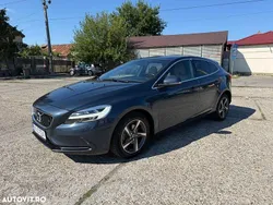 Albastru Utilizat 2017 Volvo V40 Inscription Break | 10.700 EUR (Scump)
