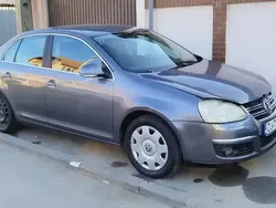 Utilizat 2008 VW Jetta Berlinǎ | 2.350 EUR (Super Preț)
