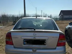 Argintiu Utilizat 2006 Opel Astra Hatchback | 1.500 EUR (Preț bun)