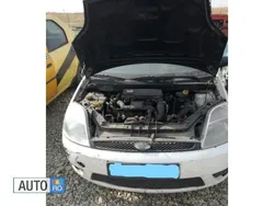 Alb Utilizat 2004 Ford Fiesta Hatchback | 600 EUR (Super Preț)