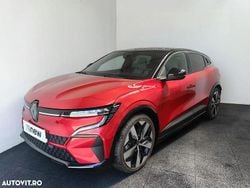 Rosu Utilizat 2023 Renault Mégane Techno Hatchback | 30.600 EUR (Puțin scump)