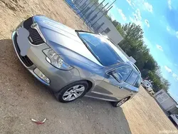Gri Utilizat 2011 Skoda Superb Hatchback | 6.300 EUR