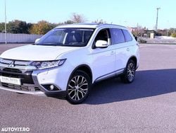 Culoarealb Utilizat 2016 Mitsubishi Outlander Diamant Edition SUV | 13.200 EUR (Puțin scump)