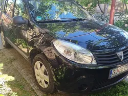 Culoarenegru Utilizat 2011 Dacia Sandero Hatchback | 2.700 EUR (Preț OK)