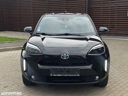 Culoarenegru Utilizat 2022 Toyota Yaris Hybrid Elegant SUV | 21.990 EUR
