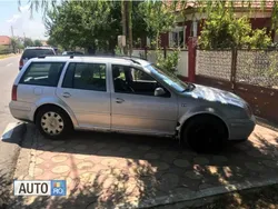 Argintiu Utilizat 2002 VW Bora Berlinǎ | 1.100 EUR (Super Preț)