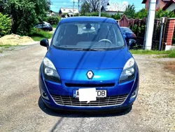 Albastru Utilizat 2011 Renault Scénic III Luxe Monovolum | 3.990 EUR (Preț OK)
