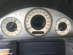 Negru Utilizat 2006 Mercedes E320 Berlinǎ | 4.500 EUR