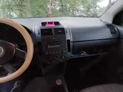 Galben Utilizat 2006 VW Polo Hatchback | 2.400 EUR (Preț OK)