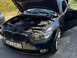 Culoarenegru Utilizat 2009 BMW 320 Coupe | 8.000 EUR (Puțin scump)