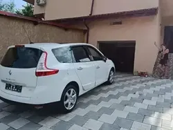 Utilizat 2012 Renault Grand Scénic III Monovolum | 4.800 EUR (Preț OK)