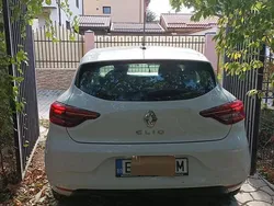 Culoarealb Utilizat 2021 Renault Clio V Hatchback | 10.500 EUR (Preț OK)