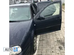 Albastru Utilizat 2002 VW Golf IV Hatchback | 1.499 EUR (Puțin scump)