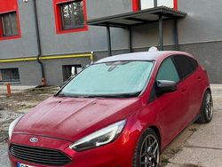 Rosu Utilizat 2017 Ford Focus Titanium Hatchback | 10.899 EUR (Preț OK)