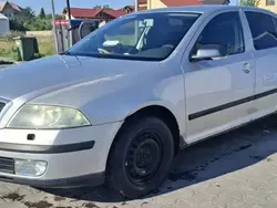 Utilizat 2005 Skoda Octavia Hatchback | 1.650 EUR (Preț bun)