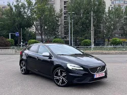 Culoarenegru Utilizat 2019 Volvo V40 R-Design Break | 16.990 EUR