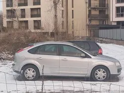 Gri Utilizat 2008 Ford Focus Hatchback | 2.600 EUR (Preț OK)