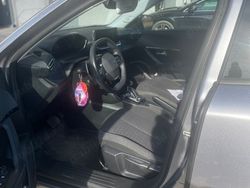 Gri Utilizat 2021 Peugeot 2008 Allure SUV | 18.000 EUR (Puțin scump)