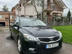 Negru Utilizat 2011 Kia Ceed 2 Hatchback | 3.950 EUR (Preț bun)