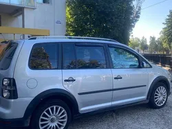 Gri Utilizat 2008 VW Touran Monovolum | 4.300 EUR (Preț OK)
