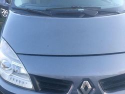 Gri Utilizat 2006 Renault Scénic Monovolum | 950 EUR (Preț bun)