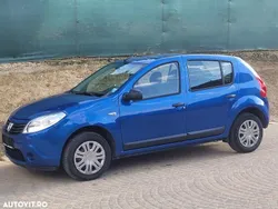 Albastru Utilizat 2009 Dacia Sandero Lauréate Hatchback | 1.500 EUR (Super Preț)