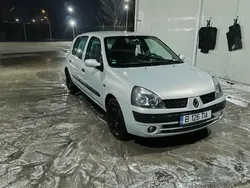 Utilizat 2003 Renault Clio II Hatchback | 1.000 EUR (Preț bun)