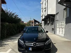 Negru Utilizat 2015 Mercedes C220 Avantgarde Berlinǎ | 15.900 EUR