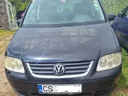 Utilizat 2006 VW Touran Monovolum | 4.000 EUR (Scump)