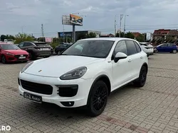 Culoarealb Utilizat 2016 Porsche Cayenne SUV | 32.990 EUR (Preț bun)