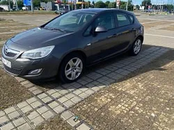 Gri Utilizat 2010 Opel Astra Hatchback | 2.900 EUR (Preț OK)