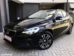 Culoarenegru Utilizat 2019 Volvo V40 CC Summum Break | 14.950 EUR