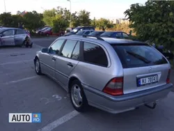 Argintiu metalizat Utilizat 2000 Mercedes C220 Break | 1.500 EUR