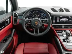 Argint Utilizat 2018 Porsche Cayenne SUV | 45.500 EUR